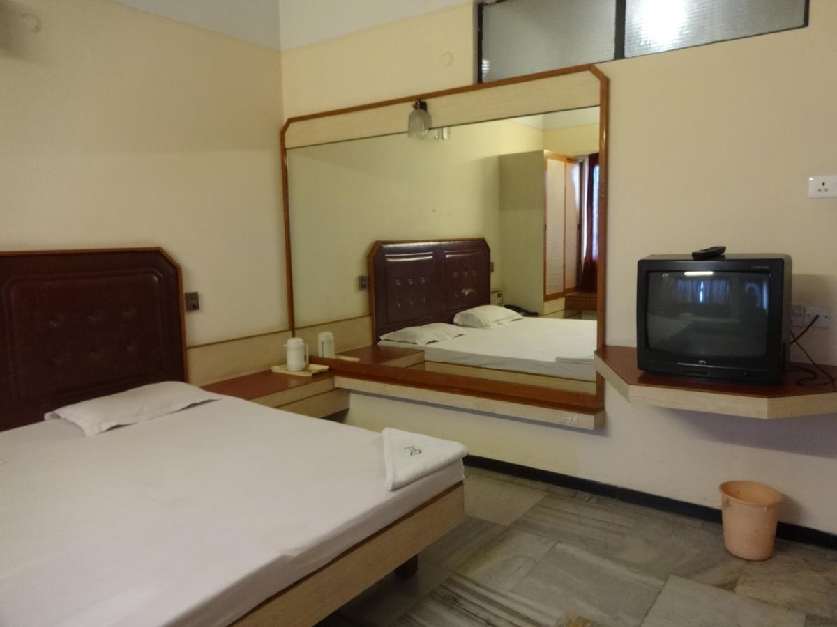 Hotel Padmam Мадурай Екстер'єр фото