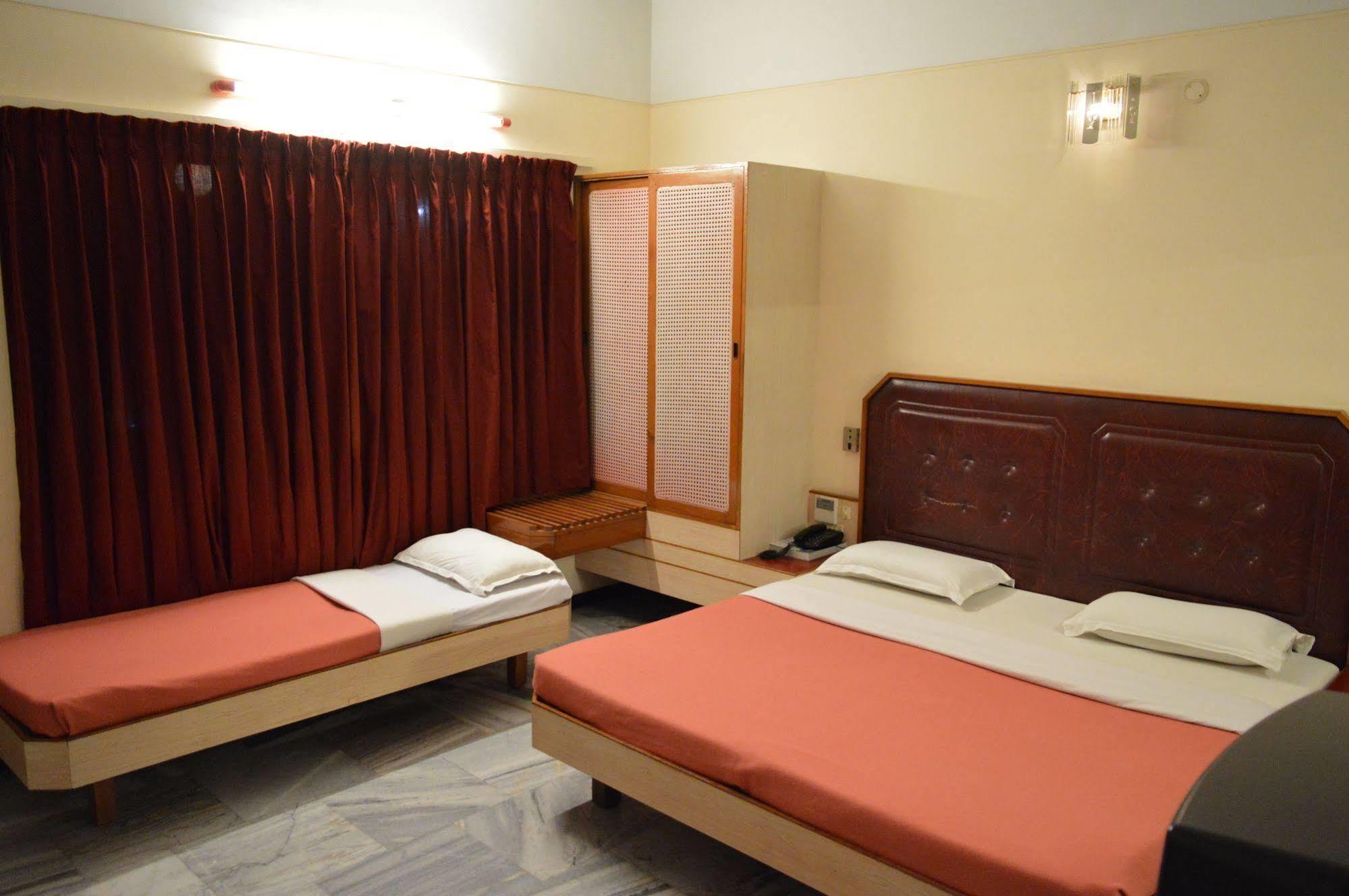 Hotel Padmam Мадурай Екстер'єр фото